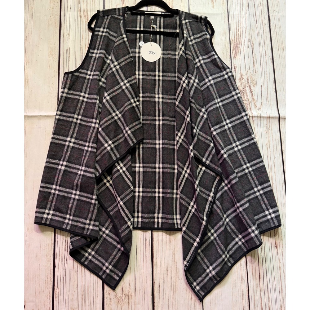 Umgee USA Plaid Waterfall Vest Grey White Red Open Front Handkerchief Hem XL 2XL